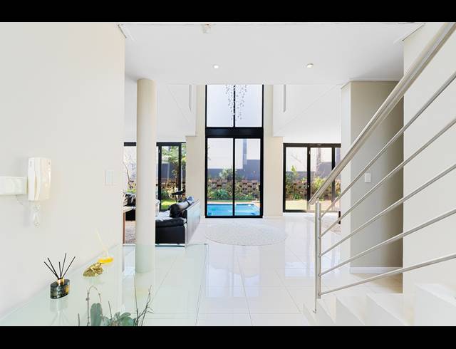 3 BEDROOM TOWNHOUSE FOR SALE IN BRYANSTON